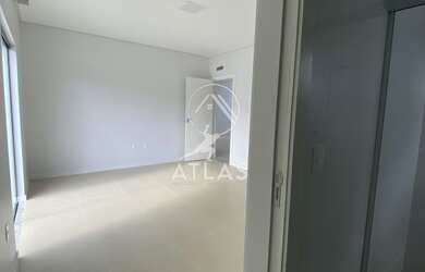 Imagem 4: ![CDATA[CASA NO LOTEAMENTO RESIDENCIAL VILA BADEN]]