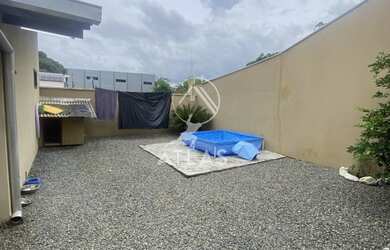 Imagem 4: ![CDATA[CASA SOLTA BATEAS]]