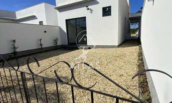 Imagem 4: ![CDATA[Casa Alto Padrão na Guabiruba 1 suíte + 2 Dormitórios ]]