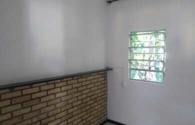 Imagem 3: ![CDATA[Casa bairro Czerniewicz com 1 suíte + 2 dormitórios]]