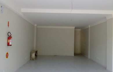 Imagem 2: ![CDATA[Sala Comercial na Barra do Rio Cerro]]