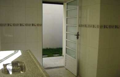 Imagem 6: ![CDATA[CASA EM CONDOMÍNIO PÉROLA DA ALAMEDA]]