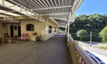 Imagem 2: ![CDATA[Casa com ponto comercial já locado.]]