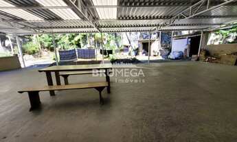 Imagem 4: ![CDATA[Casa com ponto comercial já locado.]]