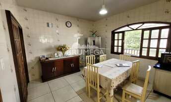 Imagem 5: ![CDATA[Casa com ponto comercial já locado.]]