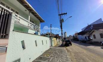 Imagem 5: ![CDATA[Terreno com 2 frentes e 2 casas antigas sobre o mesmo.]]