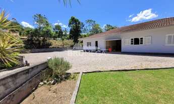 Imagem 3: ![CDATA[Lindo terreno com casa - Muito bom para área comercial e galpão.]]