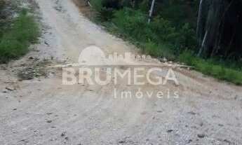 Imagem 7: ![CDATA[CASA COM TERRENO AMPLO PARA SITIO]]