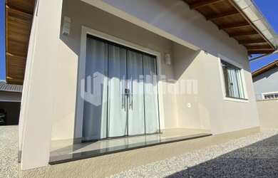 Imagem 3: ![CDATA[LINDA CASA COM 3 DORMITÓRIOS NO JARDIM AZALEIA ]]