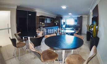 Imagem 7: ![CDATA[AMPLO APARTAMENTO NO CENTRO - APENAS UM POR ANDAR]]