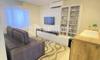 Imagem 5: ![CDATA[AMPLA CASA COM ÁREA DE FESTAS E PISCINA]]