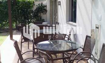 Imagem 5: ![CDATA[APARTAMENTO COM TRÊS DORMITÓRIOS NO BAIRRO SÃO PEDRO - BRUSQUE]]