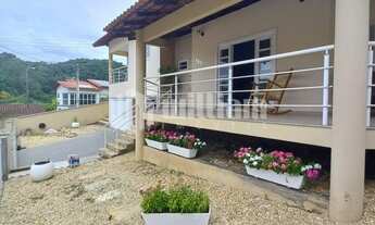 Imagem 5: ![CDATA[AMPLA CASA DE 3 DORMITÓRIOS, SENDO 1 SUÍTE ]]