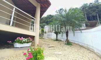 Imagem 4: ![CDATA[AMPLA CASA DE 3 DORMITÓRIOS, SENDO 1 SUÍTE ]]