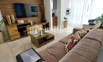 Imagem 5: ![CDATA[LINDO APARTAMENTO DE 3 DORMITÓRIOS SEMI-MOBILIADO NO CENTRO - GREEN PARK]]