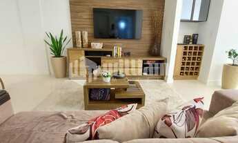 Imagem 4: ![CDATA[LINDO APARTAMENTO DE 3 DORMITÓRIOS SEMI-MOBILIADO NO CENTRO - GREEN PARK]]