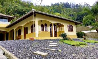 Imagem: ! CDATA EXCELENTE CASA COM TERRENO AMPLO