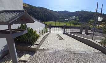 Imagem 5: ![CDATA[CASA COM PISCINA + AMPLA ÁREA DE FESTAS NO CENTRO]]