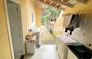 Imagem 4: ![CDATA[CASA COM 3 QUARTOS NO TOMAZ COELHO]]