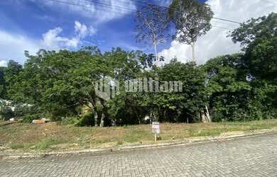 Imagem 5: ![CDATA[TERRENO GIGANTE EM ÁREA DE CASAS DE ALTO PADRÃO ]]