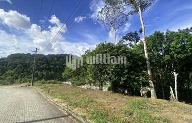 Imagem 6: ![CDATA[TERRENO GIGANTE EM ÁREA DE CASAS DE ALTO PADRÃO ]]