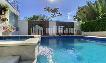 Imagem 5: ![CDATA[CASA NO CENTRO DE BRUSQUE - 4 suítes ]]