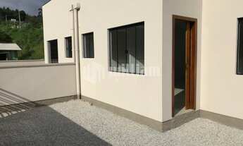 Imagem 5: ![CDATA[CASA COM 2 QUARTOS NO AIMORÉ]]