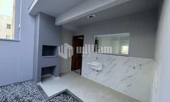 Imagem 4: ![CDATA[SOBRADO COM DOIS QUARTOS NO RIO BRANCO]]