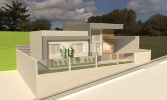 Imagem 4: ![CDATA[CASA COM LOCALIZAÇÃO ESTRATÉGICA A POUCOS MINUTOS DO CENTRO]]