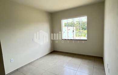 Imagem 3: ![CDATA[CASA COM 3 QUARTOS, SENDO 1 SUÍTE NO CEDRINHO]]