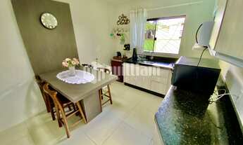 Imagem 6: ![CDATA[CASA PRÓXIMA AO CENTRO]]