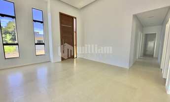 Imagem 7: ![CDATA[AMPLA CASA COM 3 DORMITÓRIOS SENDO 1 SUÍTE NA GUABIRUBA SUL]]