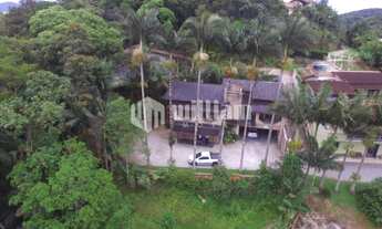 Imagem 7: ![CDATA[CASA NO CENTRO (A MELHOR VISTA DO BAIRRO)]]