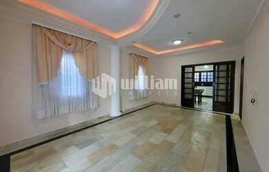 Imagem 4: ![CDATA[CASA COM 3 QUARTOS E ÁREA DE FESTAS