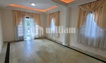 Imagem 6: ![CDATA[CASA COM 3 QUARTOS E ÁREA DE FESTAS