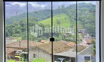 Imagem 7: ![CDATA[CASA COM 3 QUARTOS SENDO 1 SUÍTE À VENDA NO BAIRRO SÃO PEDRO]]