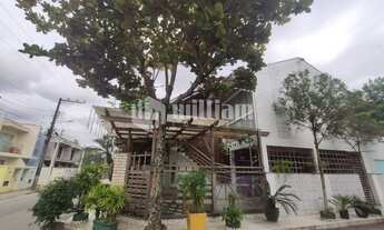 Imagem 4: ![CDATA[EXCELENTE OPORTUNIDADE DE 2 CASAS E 2 KITNETS PARA INVESTIDOR DE ALUGUEL]]