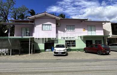 Imagem 2: ![CDATA[OPORTUNIDADE - CASA COM SALA COMERCIAL EM DOM JOAQUIM]]