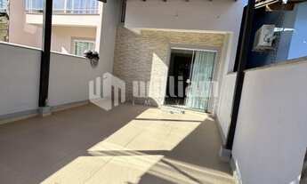 Imagem 2: ![CDATA[SOBRADO SEMI MOBILIADO COM DUAS SUÍTES NO RIO BRANCO]]