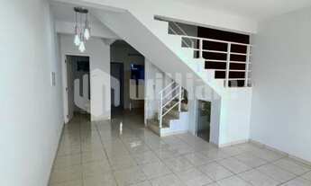 Imagem 4: ![CDATA[SOBRADO TOMAZ COELHO 2 QUARTOS ]]