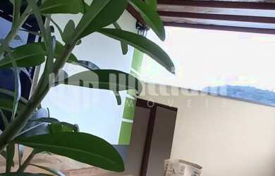 Imagem 3: ![CDATA[CASA DE ESQUINA 2 DORMITÓRIOS]]