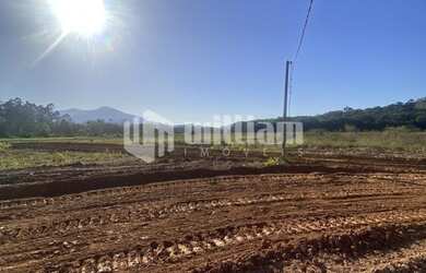 Imagem 4: ![CDATA[AMPLO TERRENO NO BAIRRO LIMEIRA]]