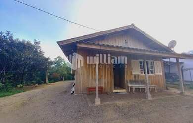 Imagem 2: ![CDATA[CASA/ SÍTIO COM 2 QUARTOS (SENDO 1 SUÍTE)]]