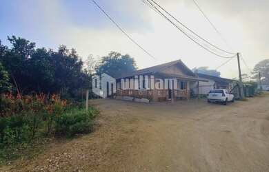 Imagem 4: ![CDATA[CASA/ SÍTIO COM 2 QUARTOS (SENDO 1 SUÍTE)]]