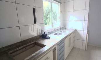 Imagem 2: ![CDATA[APARTAMENTO NO CENTRO COM 2 QUARTOS ]]