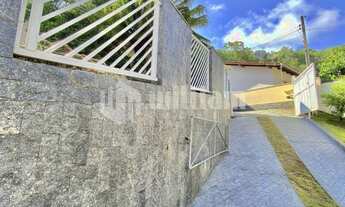 Imagem 3: ![CDATA[CASA SOLTA COM 2 DORMITÓRIOS NA GUABIRUBA]]