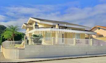 Imagem 2: ![CDATA[AMPLA CASA DE ALTO PADRÃO NO BRUSCHAL]]