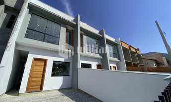 Imagem 2: ![CDATA[SOBRADO COM PASSAGEM LATERAL NO LOTEAMENTO FLORENCE ]]