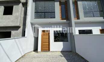 Imagem 5: ![CDATA[SOBRADO COM PASSAGEM LATERAL NO LOTEAMENTO FLORENCE ]]