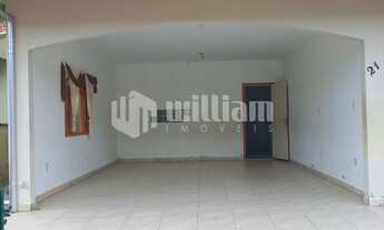 Imagem 2: ![CDATA[CASA COM 3 DORMITÓRIOS, SENDO 1 SUÍTE ]]